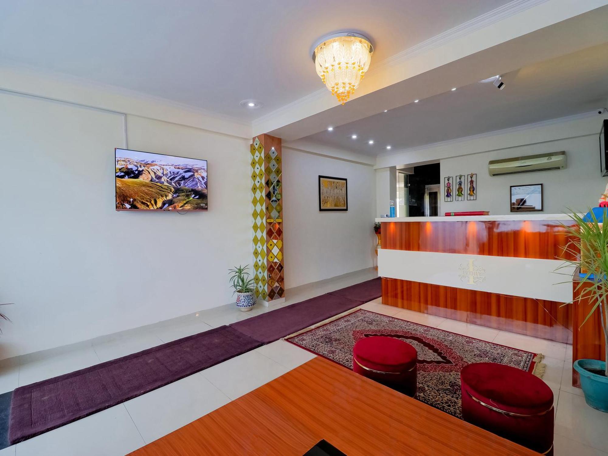 Treebo Rejoice 52 - 3Km From Huda City Metro Station Badshahpur ภายนอก รูปภาพ