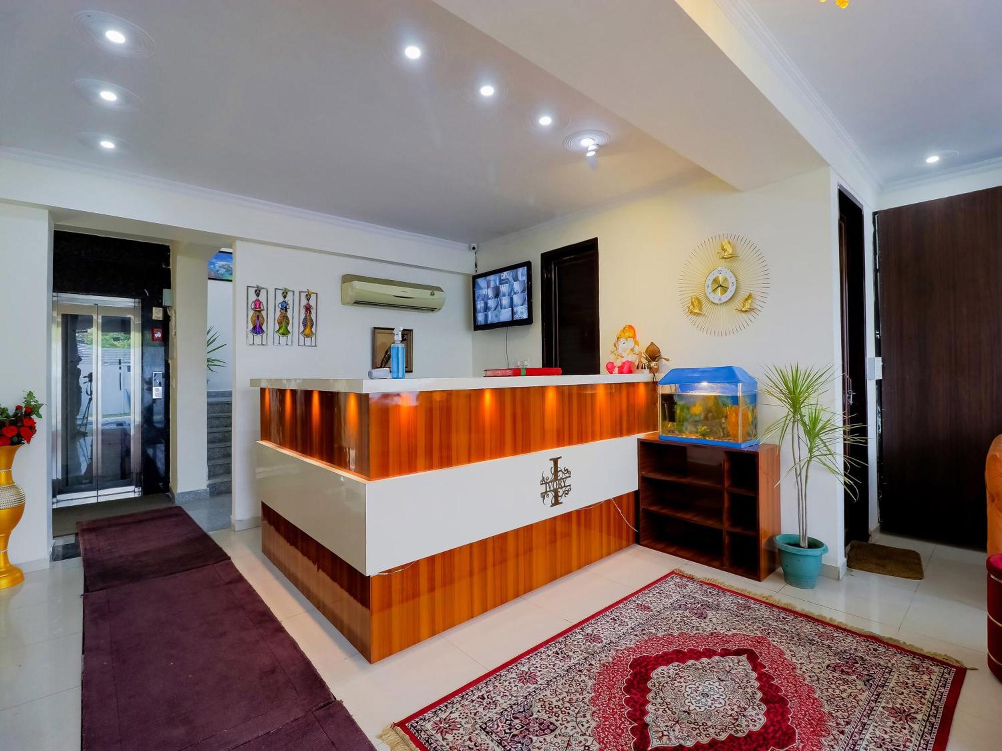 Treebo Rejoice 52 - 3Km From Huda City Metro Station Badshahpur ภายนอก รูปภาพ