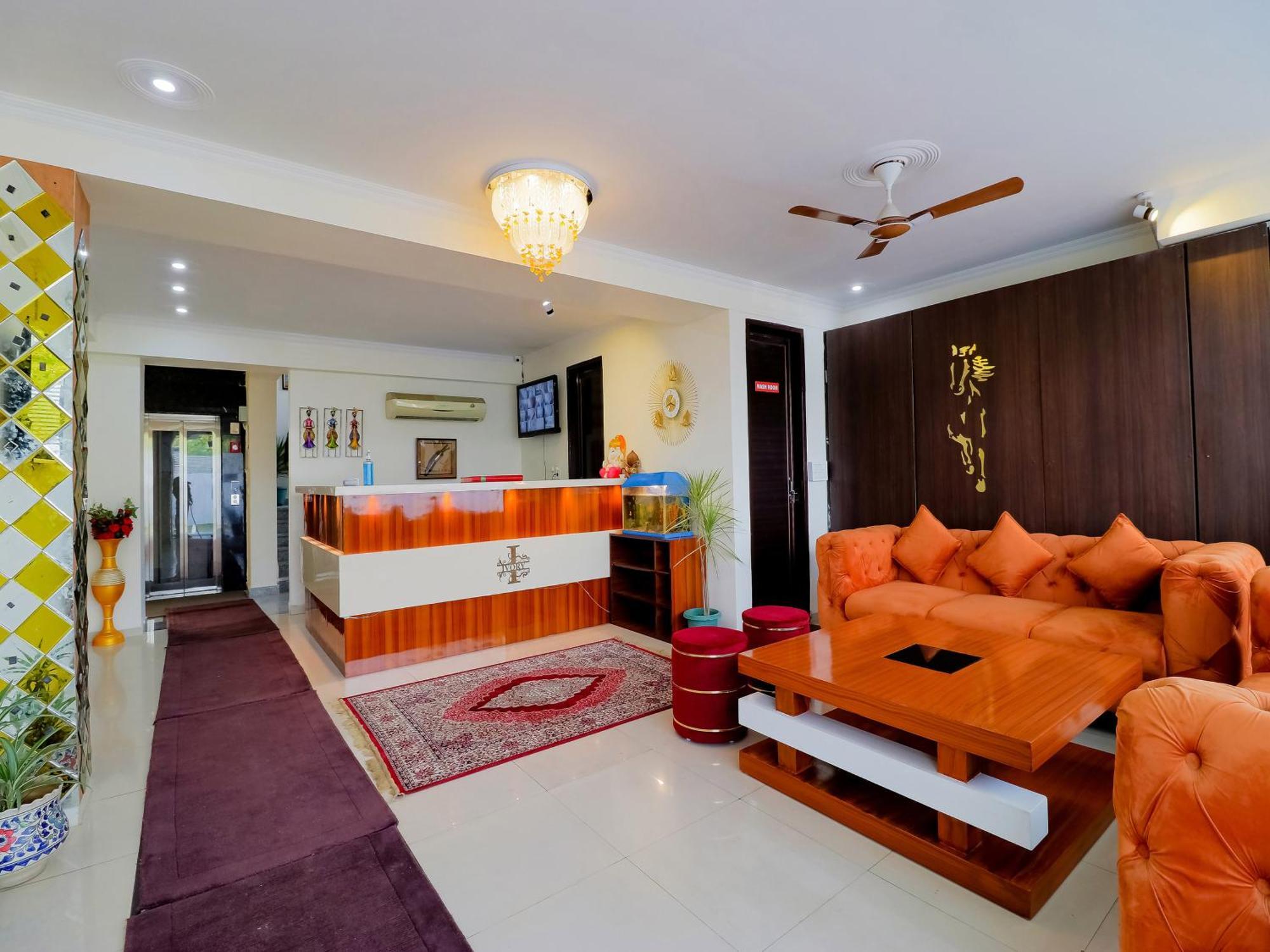 Treebo Rejoice 52 - 3Km From Huda City Metro Station Badshahpur ภายนอก รูปภาพ