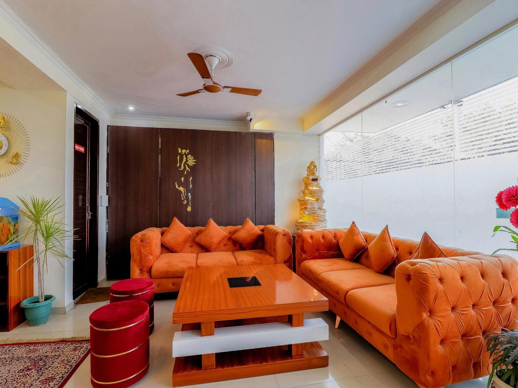 Treebo Rejoice 52 - 3Km From Huda City Metro Station Badshahpur ภายนอก รูปภาพ