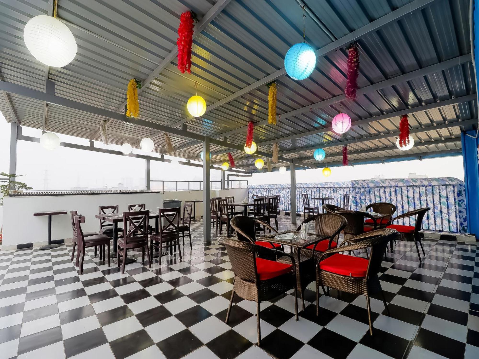 Treebo Rejoice 52 - 3Km From Huda City Metro Station Badshahpur ภายนอก รูปภาพ