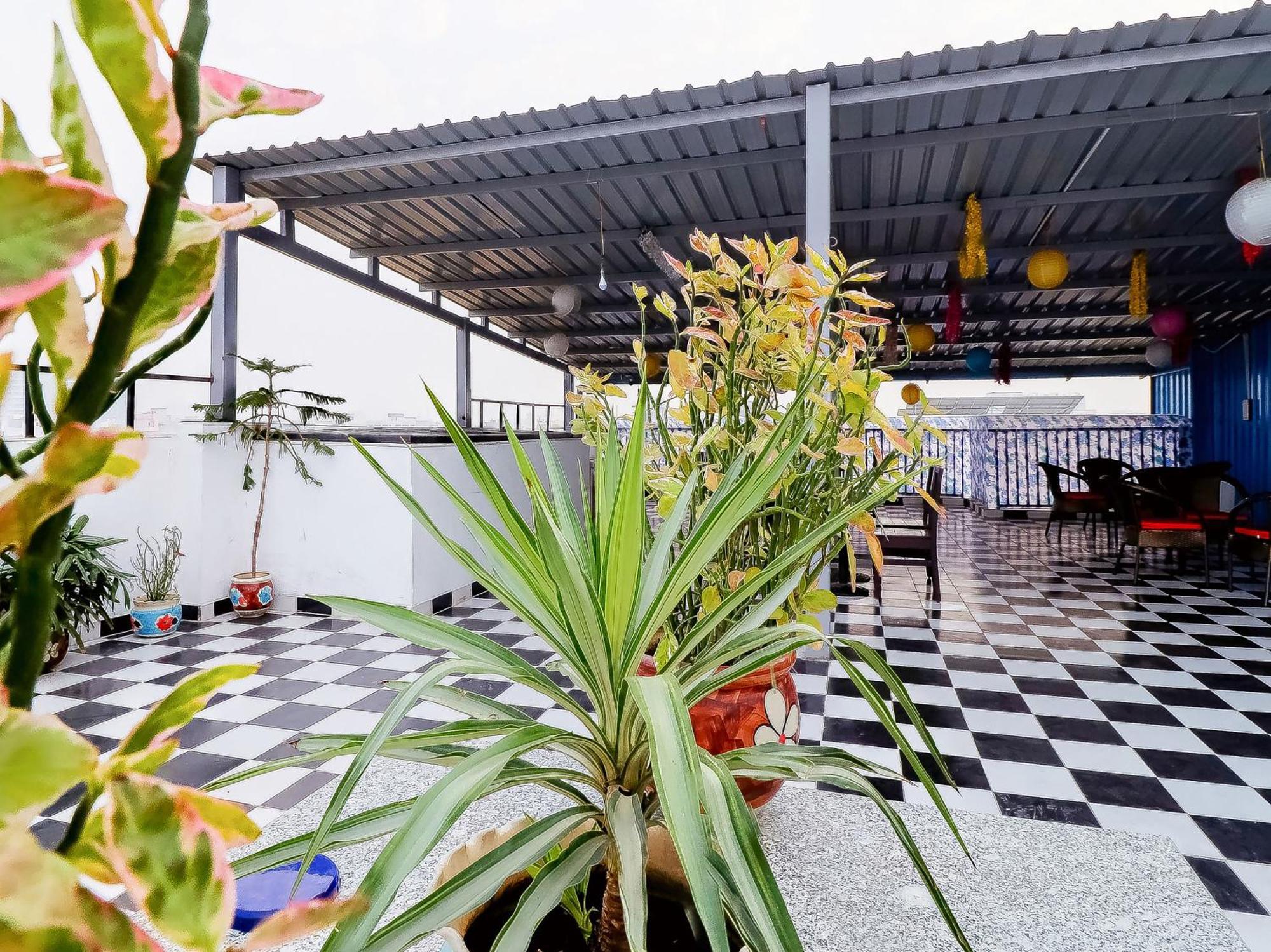 Treebo Rejoice 52 - 3Km From Huda City Metro Station Badshahpur ภายนอก รูปภาพ