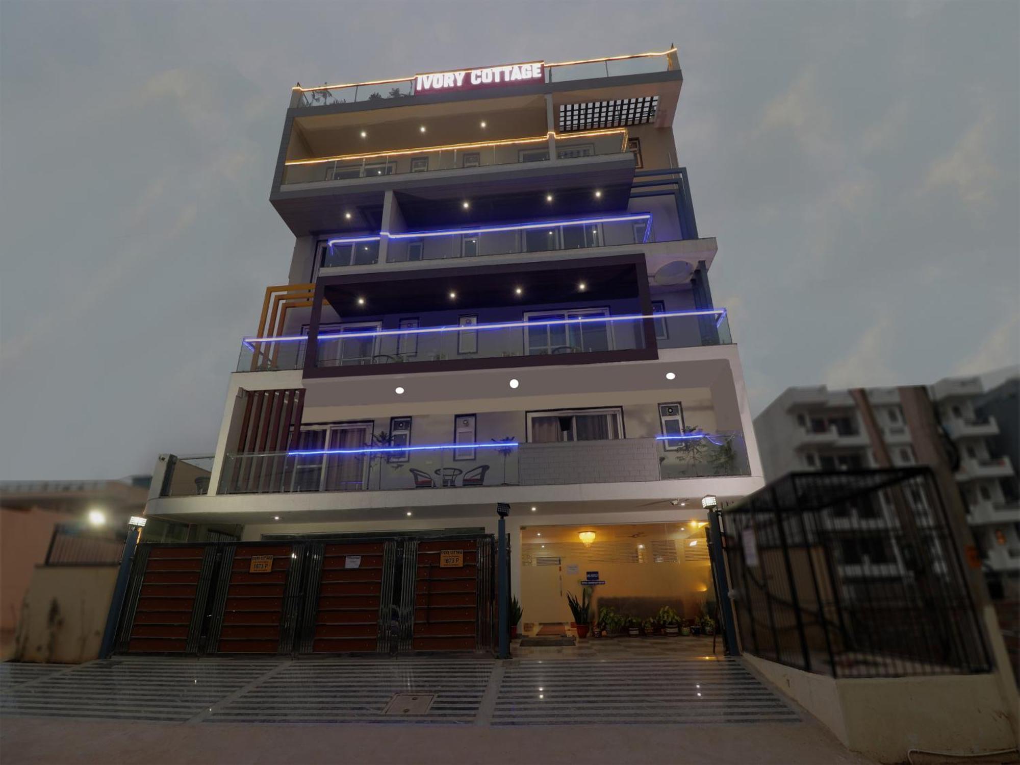Treebo Rejoice 52 - 3Km From Huda City Metro Station Badshahpur ภายนอก รูปภาพ
