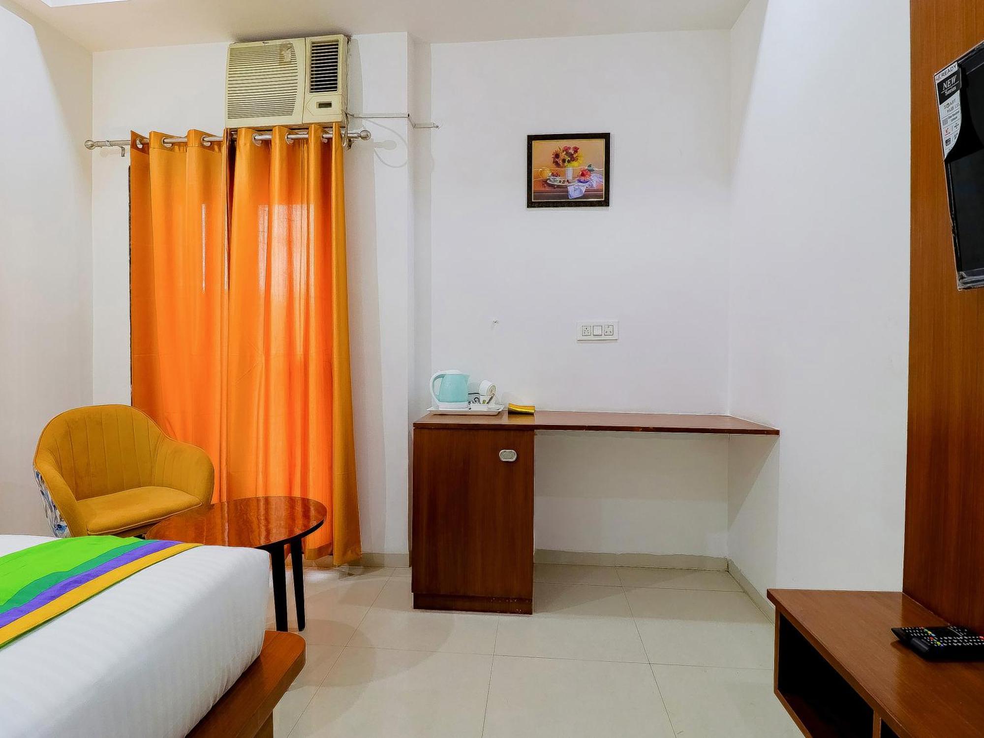 Treebo Rejoice 52 - 3Km From Huda City Metro Station Badshahpur ภายนอก รูปภาพ